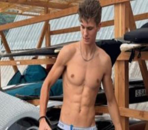 轉(zhuǎn)戰(zhàn)OnlyFans養(yǎng)家糊口英國皮筏艇運(yùn)動員被禁賽兩年本人稱毫不后悔