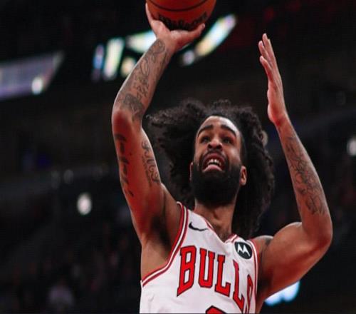 公牛125107獨(dú)行俠終結(jié)3連敗，科比懷特22分，弗拉格13中4