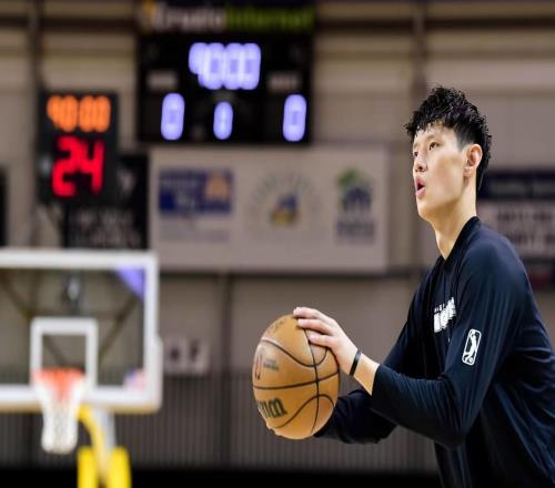 媒體人：3月NBA球探考察說曾凡博進(jìn)步巨大，但4月受傷了