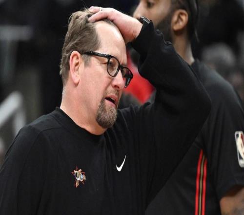 尷尬，就連76人隊主帥也承認在對陣騎士隊的第四節(jié)表現(xiàn)“不太好”