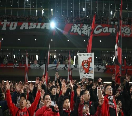 亞冠迎來歷史性首勝，成都蓉城從蹣跚學(xué)步到滿場飛奔