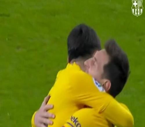 每體：佩德里剛來(lái)巴薩的時(shí)候，梅西問(wèn)總監：你從哪找來(lái)的