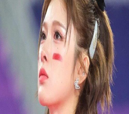 吳艷妮發(fā)文：亞錦賽的銅牌和全運會的銀牌上，都落有我不甘的淚水