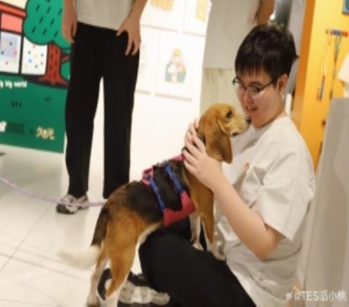 TES曬基地寵物：讓讓都讓讓！比格大王駕到