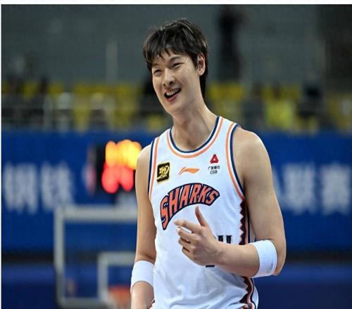 在CBA拿到1萬(wàn)分有多難歷史僅5人達(dá)成，姚明未上榜，大王已接近