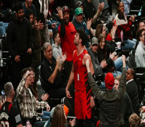 大黑馬！力壓詹杜+場均25+7+7，他才24歲啊，前途一片光明