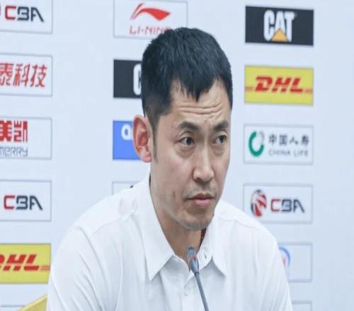 絕殺廣東發(fā)布會！張慶鵬重提防守重要性，廖三寧慶幸取勝提升自信