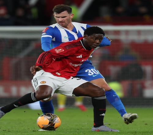 高情商的說法是專注聯(lián)賽，低情商是一頓王八拳沒打過布萊頓