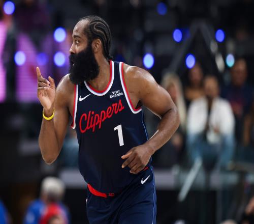 就在今天，老詹庫里科比都沒實現(xiàn)了NBA歷史紀(jì)錄，被36歲哈登做到