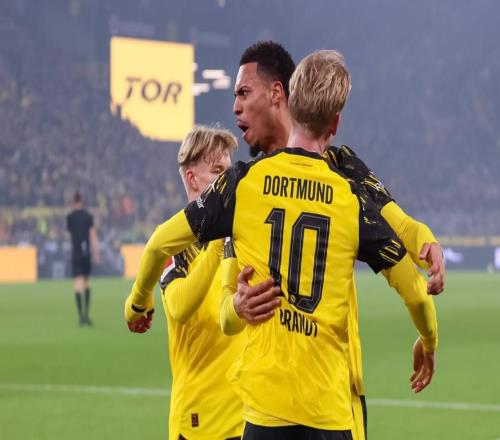 4場不?。〉录讋怕萌?分，升到第2名，緊追拜仁慕尼黑