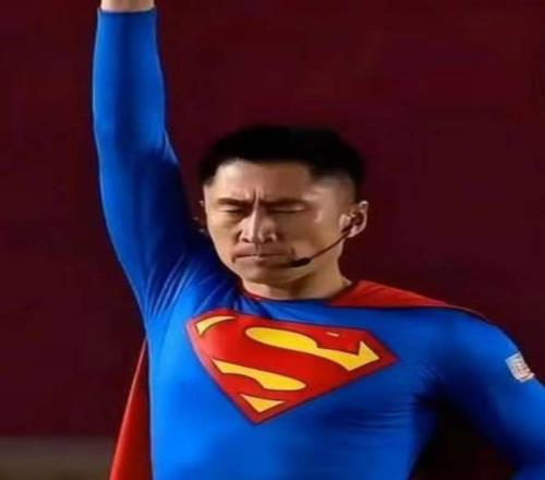 中超第一瘋哨成公敵！一人扼殺2.7億人夢想球迷：出去沒人慣著你