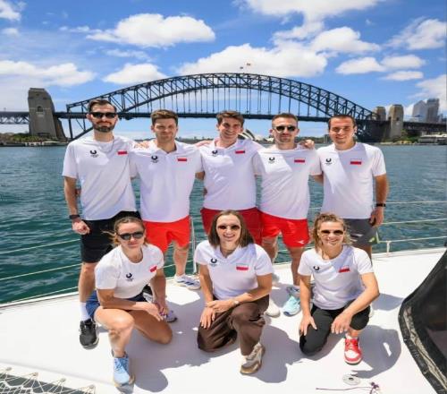 波蘭進(jìn)四強(qiáng)，絲襪對(duì)高芙復(fù)仇大戰(zhàn)引爆輿論，阿卡采訪邀辛納打雙打