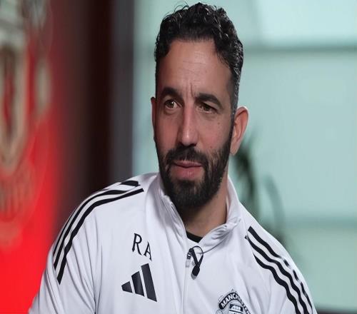 8球3助攻！曼聯(lián)看上非洲天才神鋒，解約金6500萬(wàn)英鎊，3豪門(mén)來(lái)?yè)? loading=