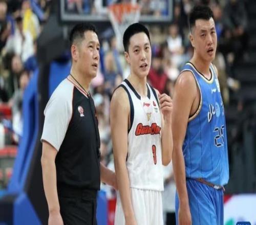 許利民：趙?；謴?fù)情況不錯(cuò)，在窗口期前爭(zhēng)取打1到2場(chǎng)比賽