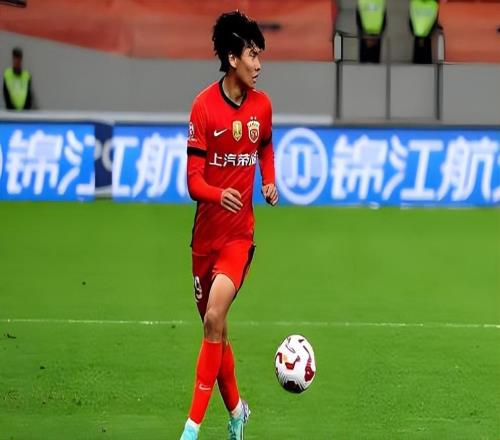 李新翔網(wǎng)傳要去德甲留洋踢主力，球迷分析后直言不可能，引發(fā)熱議