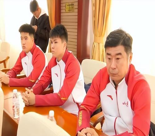 山東泰山選帥新動(dòng)向！首選還是洋教練，韓鵬轉(zhuǎn)正艱難，原因曝光