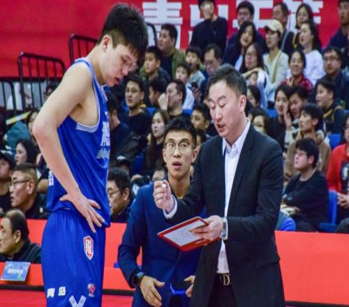 楊瀚森回應(yīng)恩師將觀戰(zhàn)NBA首秀：很開心做好自己父母后續(xù)會到場