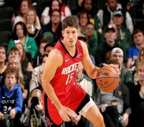 場均11+2+3！火箭隊神射手能投能跳，命中率近5成，3巨頭送出大禮