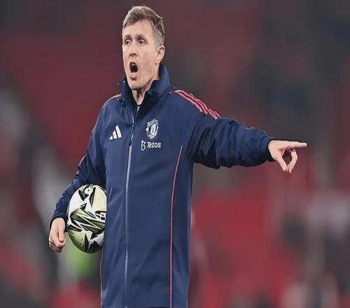 3場(chǎng)平局送3分，曼聯(lián)變身“保級(jí)判官”，是慷慨還是無(wú)奈