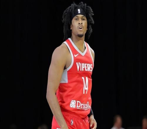 又打出了一場(chǎng)災(zāi)難表現(xiàn)，前76人側(cè)翼在火箭二隊(duì)都有些打不明白