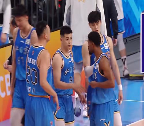 CBA最新排名：上?；厣诙?北京第五，深圳升第六，山西升第八