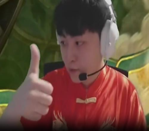 秀神還準備道具哦！ShowMaker：在網(wǎng)上花了88塊買了件中國風衣服，玩盛世天下