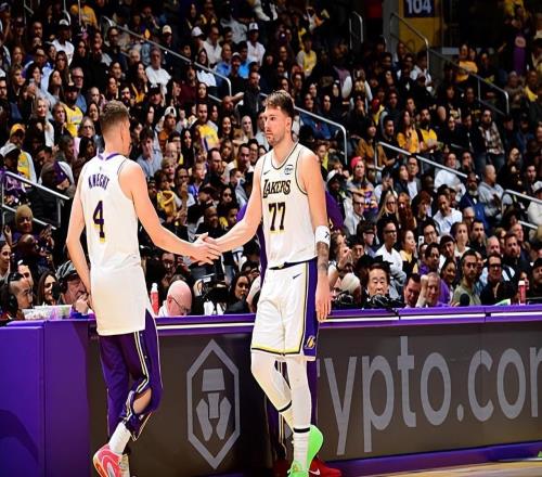 作為投手卻不會(huì)投籃！湖人真的沒(méi)必要繼續(xù)讓他留在輪換陣容中了