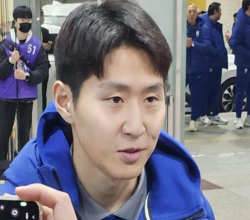 李剛?cè)剩涸诰銟凡繒袪顟B(tài)起伏，世界杯期間我會盡力幫助球隊