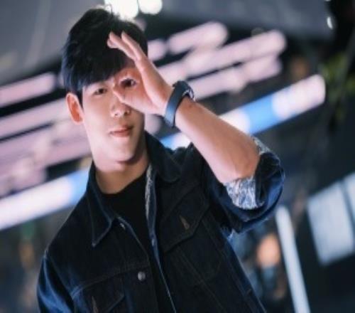 張博恆更博：身臨其境地感受到了電競(jìng)魅力希望選手們以后都有精彩的表現(xiàn)