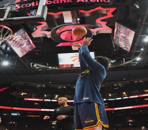 場(chǎng)均25+5+7，在西部只排第14！首發(fā)傷了4個(gè)，首次全明星要來(lái)了