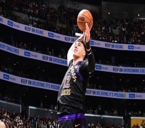 詹姆斯爆發(fā)轟31+9+6，湖人艱難擊敗灰熊！一戰(zhàn)可以理解四件事