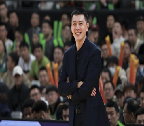 楊鳴盛贊廣東獨(dú)一檔！杜鋒巧妙回應(yīng)：楊導(dǎo)是CBA+全運(yùn)冠軍教練