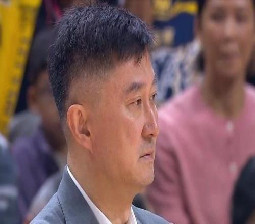 杜鋒：我們防守端被一步過上籃次數(shù)太多了，這個(gè)沒辦法解釋