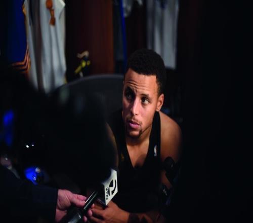一投制勝！NBA三分王庫里最新自傳：不夠高也不夠快，但我有獨(dú)家逆襲心法