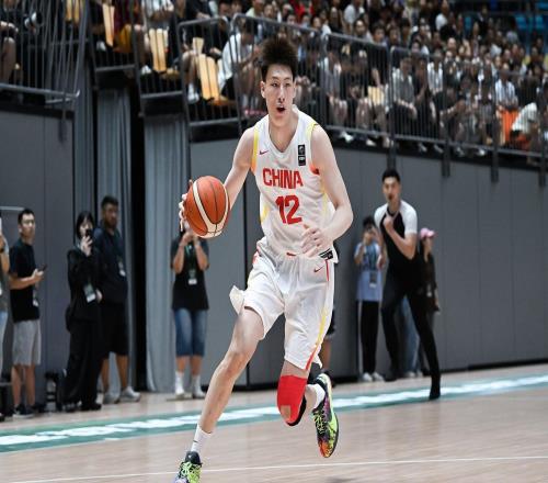 媒體人：郇斯楠年底擇校很可能是第一位NCAAhighmajor中國球員