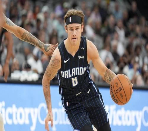 官宣達(dá)成簽約！草根逆襲！三屆扣籃王正式殺回NBA