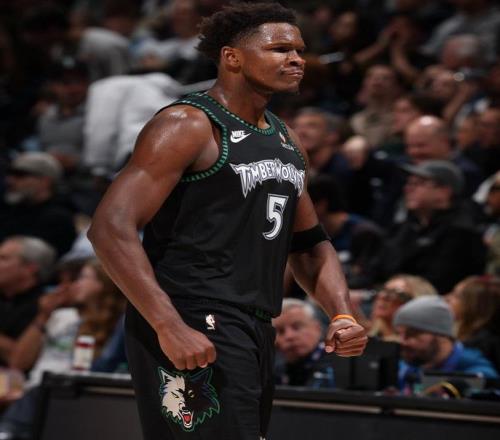 三喜臨門！史詩級里程碑達成：愛德華茲致敬科比！