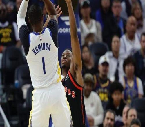 心態(tài)失衡！勇士最多落后30分：庫里16中6僅16分，老板雙手抱頭