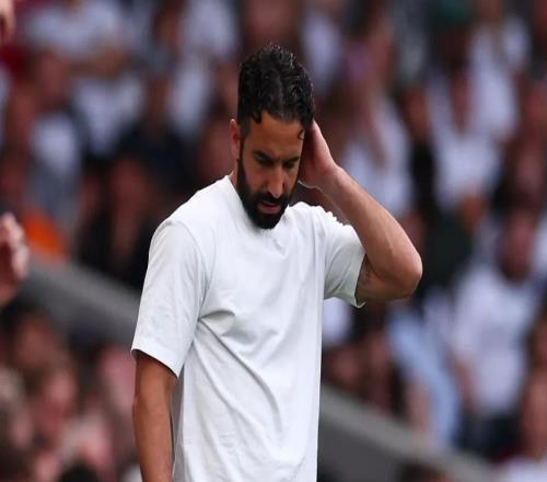 420天后曼聯(lián)推倒重來(lái)！3億歐元又打水漂，該背鍋的不是阿莫林