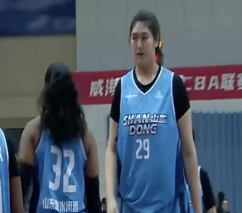 張子宇WCBA首秀砍15+6，山東主帥：聯(lián)賽的對抗她還需要慢慢適應