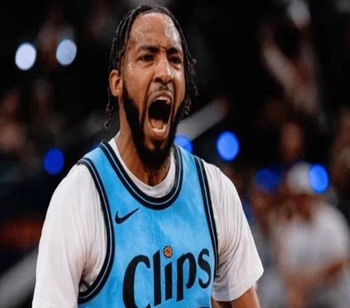 快船末節太無(wú)解！倫納德帶頭掄，4替補做好輔助，高大陣容吃香！