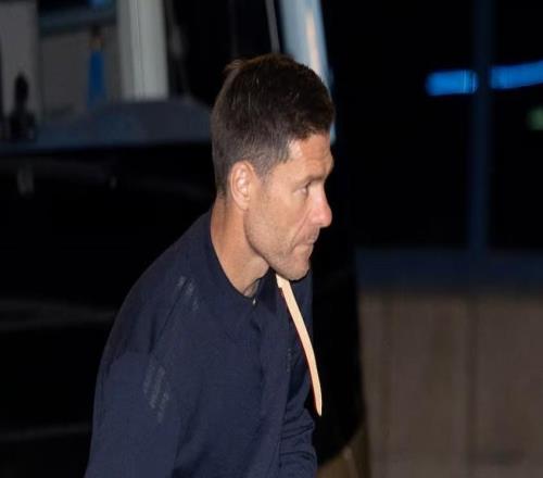 龍賽羅：阿隆索在解決問(wèn)題時(shí)遇到困難，明星球員態(tài)度有待提高