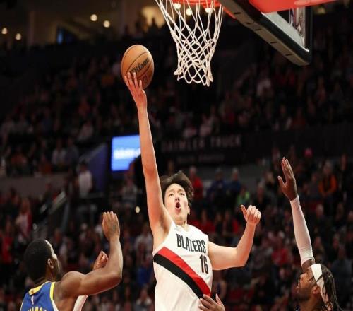 全村的希望表現(xiàn)咋樣楊瀚森23日有望上演NBA常規(guī)賽首秀