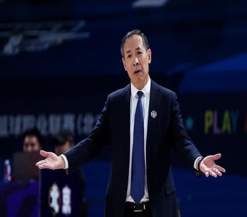 高昂買斷費+大合同！北京首鋼簽約新外援內(nèi)幕，許利民挑了一個月