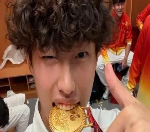 姚浩洋：未來希望在中超拿出更好表現(xiàn)，為銅梁龍取得優(yōu)異成績