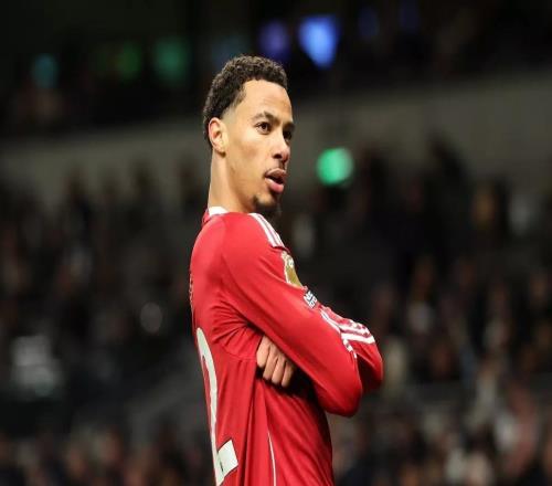 魯尼：?；倏嘶旧鲜墙裣淖罴岩?，我很喜歡他的比賽態(tài)度