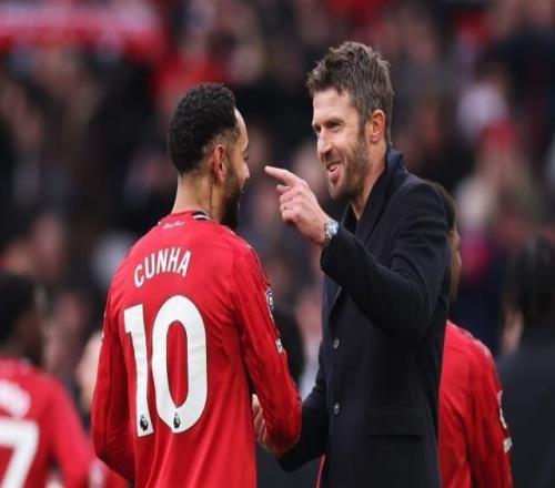 卡里克：老特拉福德有魔力球員們非?？释麆倮? loading=