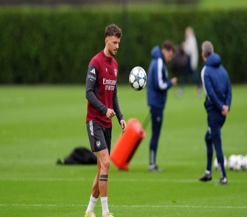 記者：許多英超和其他歐洲球隊(duì)在關(guān)注本懷特