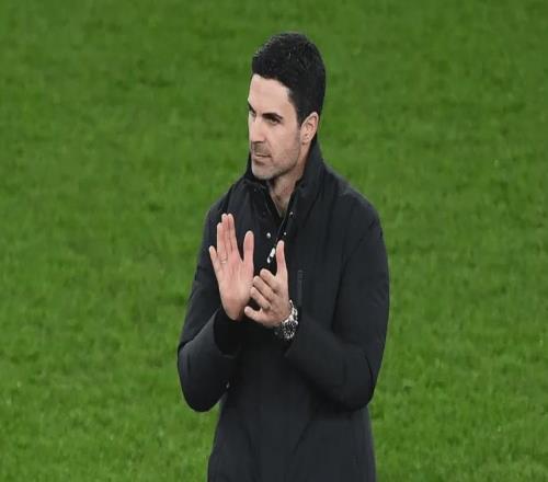 冬窗繼續買(mǎi)買(mǎi)買(mǎi)！斯洛特購入4300萬(wàn)鎊21歲防守人，阿森納搶左邊鋒