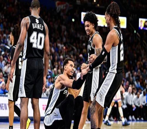 話題馬刺團(tuán)隊(duì)籃球讓文班亞馬天賦盡情釋放